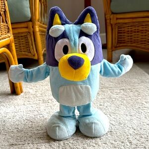 Bluey Dance and Play 14" Animated Plush w/ Phrases & Songs- Excellent Condition